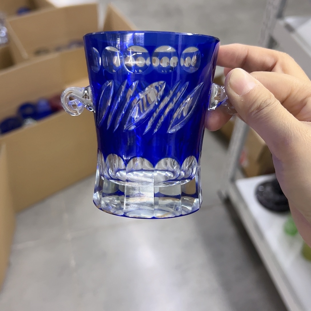 水晶玻璃平底款微瑕一个