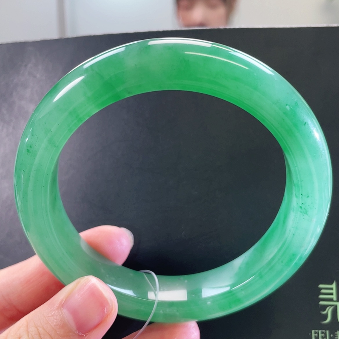 【闪购商品】未镶嵌手镯石英质玉