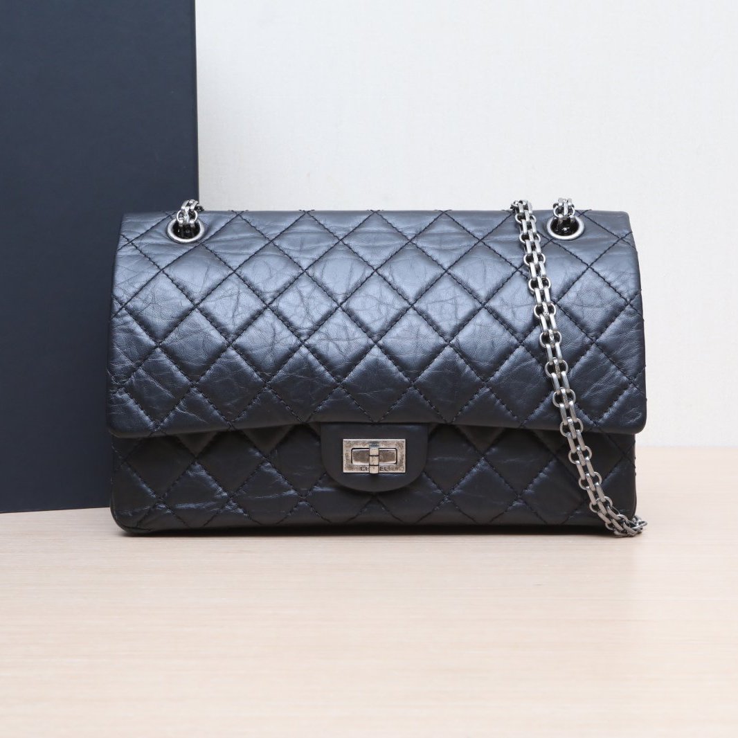 95新 Chanel/香奈儿 小花攀攀2.55 大号 28黑色皮革C 25开银扣包