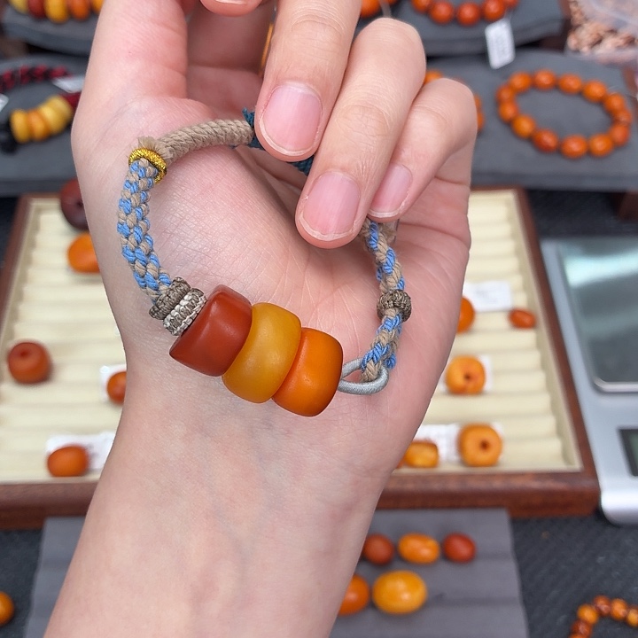 栗***、琥珀未镶嵌裸石定制