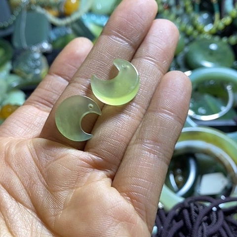 岫玉耳环未镶嵌一对