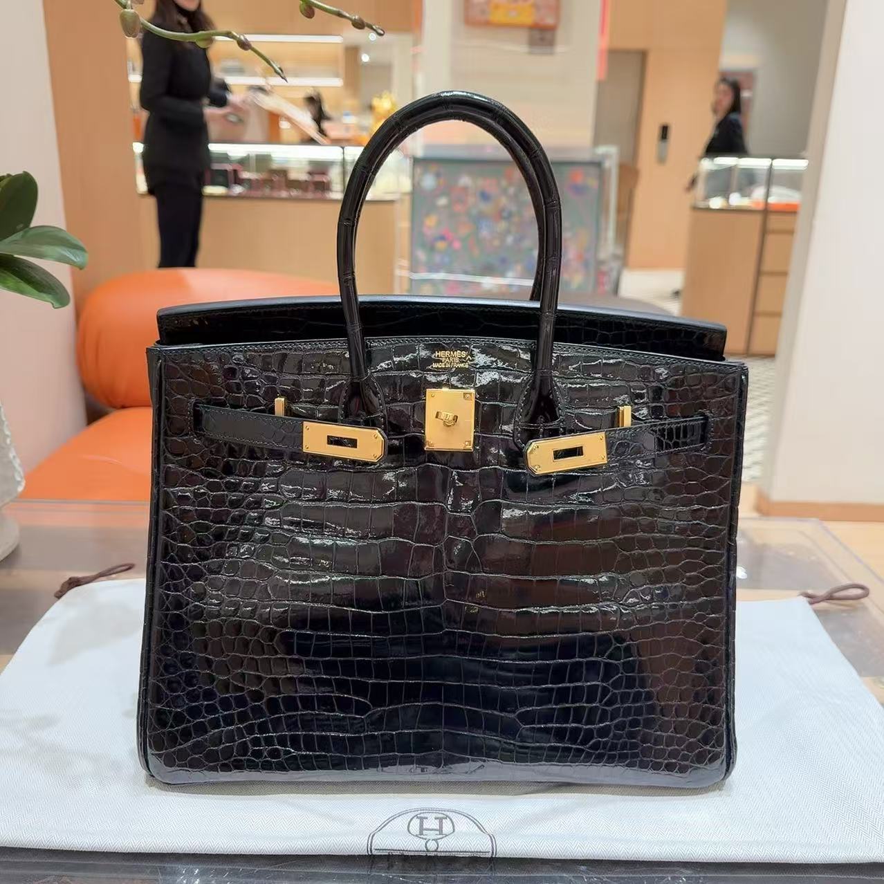 99新 Hermes/爱马仕 birkin35/黑色亮面倒V/鳄鱼皮金扣