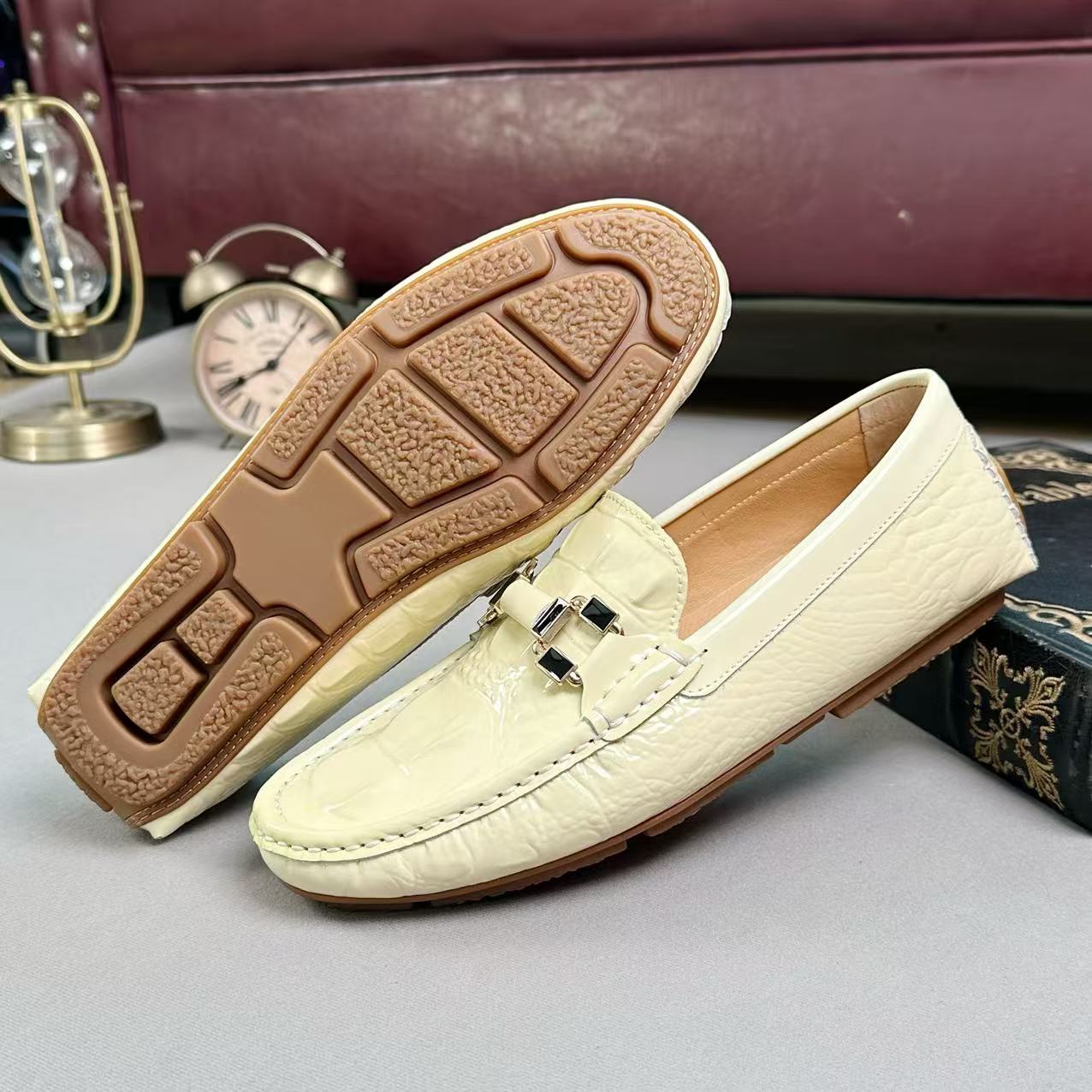 【杰登豪】欧洲站皮鞋真皮亮面漆皮压花鳄鱼纹一脚蹬红色驾车豆豆鞋