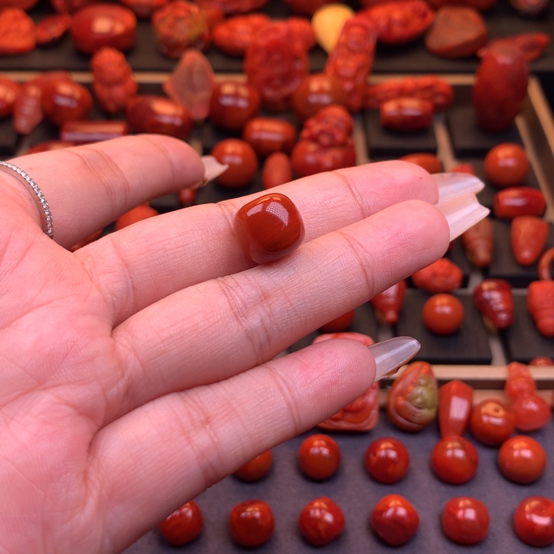 南红玛瑙未镶嵌原矿老型单珠12.1mm