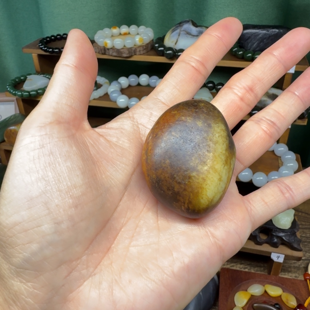 和田玉未镶嵌把件