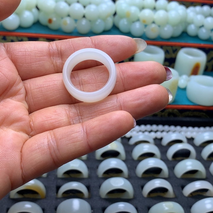 颈饰未镶嵌和田玉满****丶