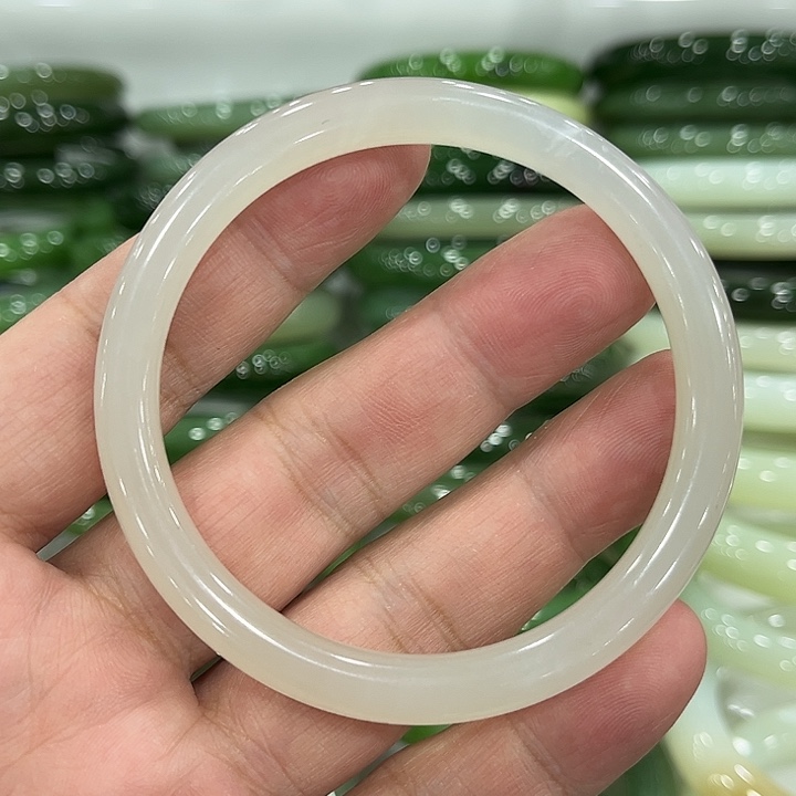 和田玉未镶嵌手镯57.8～1