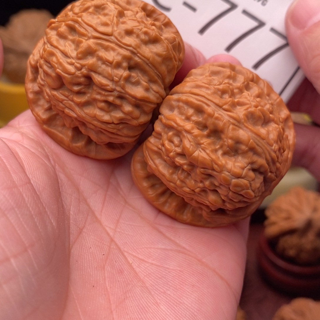 文玩核桃把件球白42