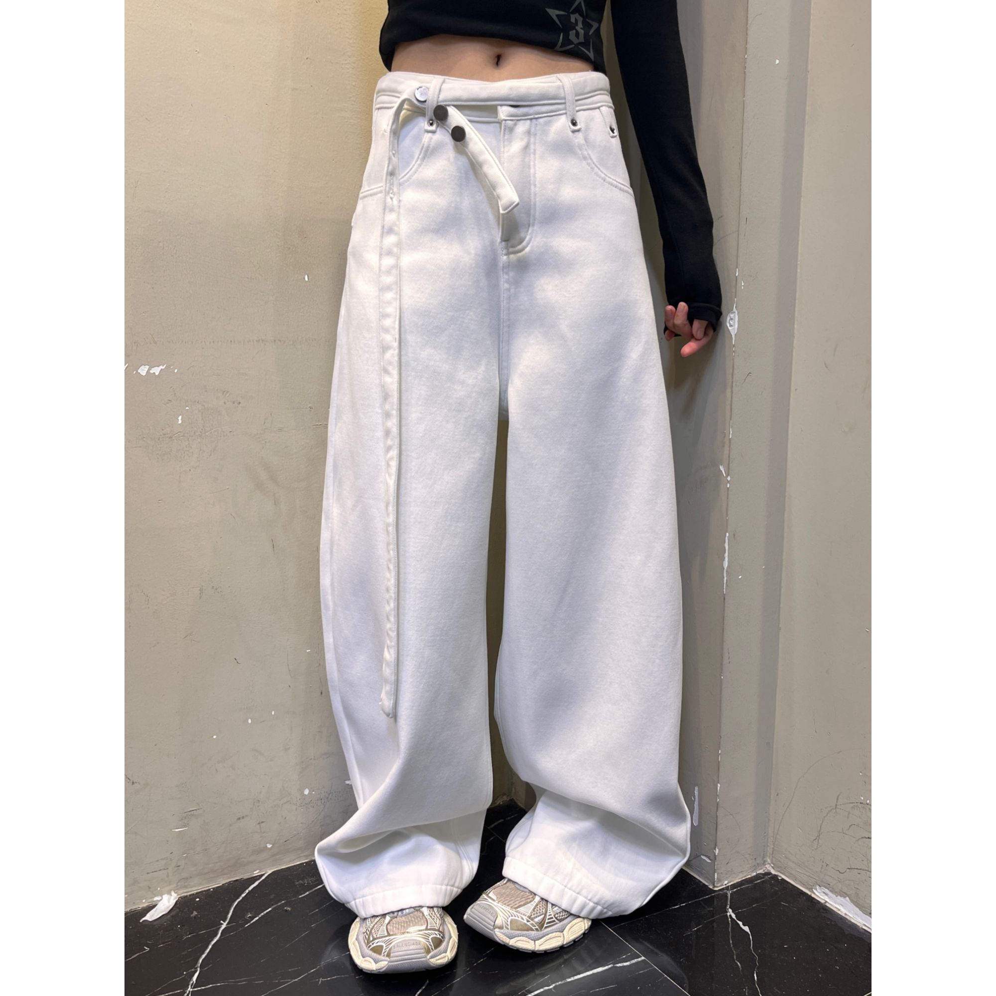 范范与凡凡【极简主义】米白厚绒斜系带牛仔冬季新款百搭阔腿拖地裤