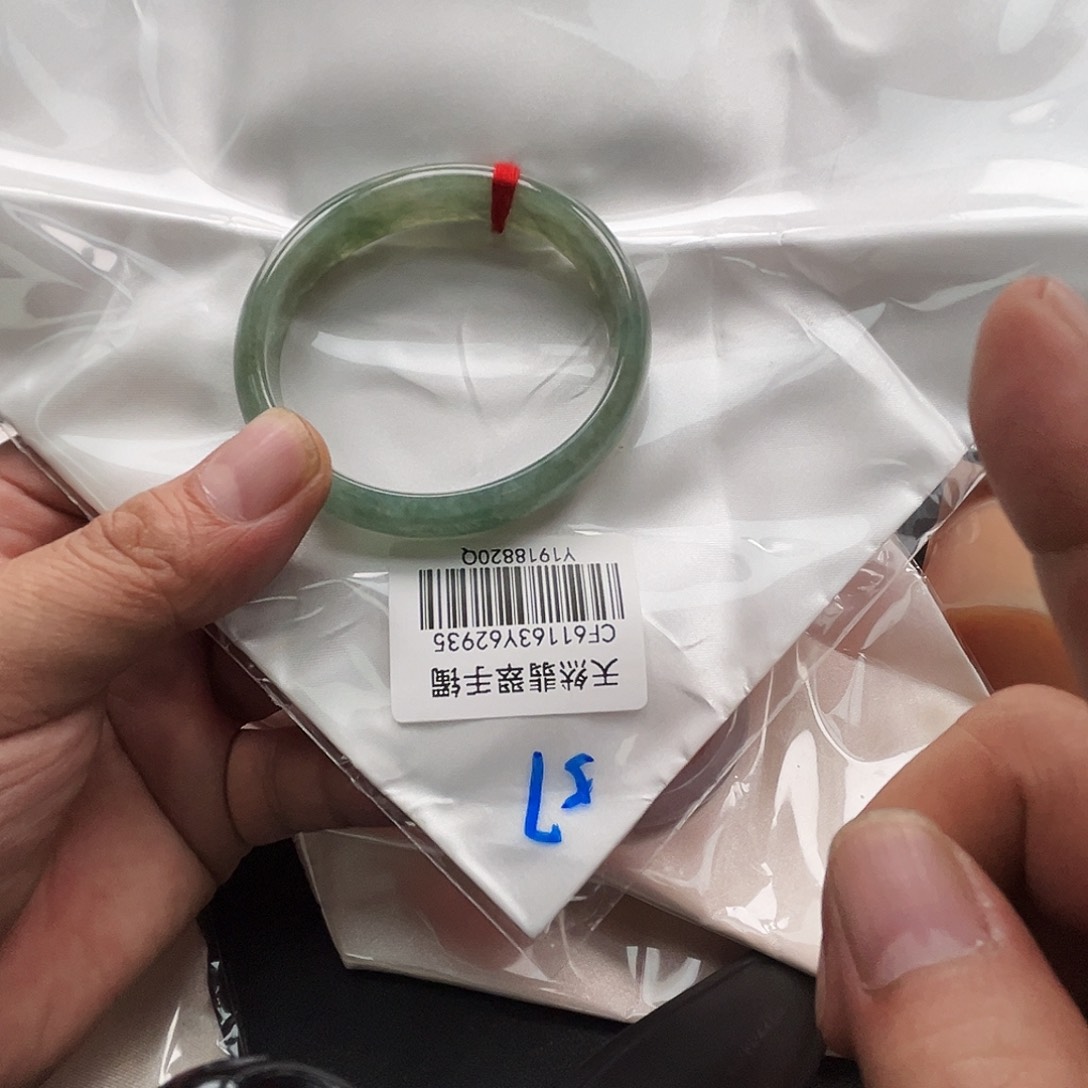 翡翠未镶嵌手镯手镯