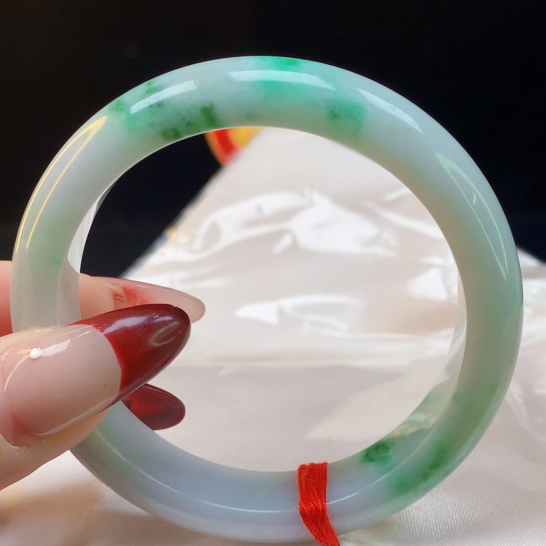 翡翠手镯未镶嵌天然翡翠8247