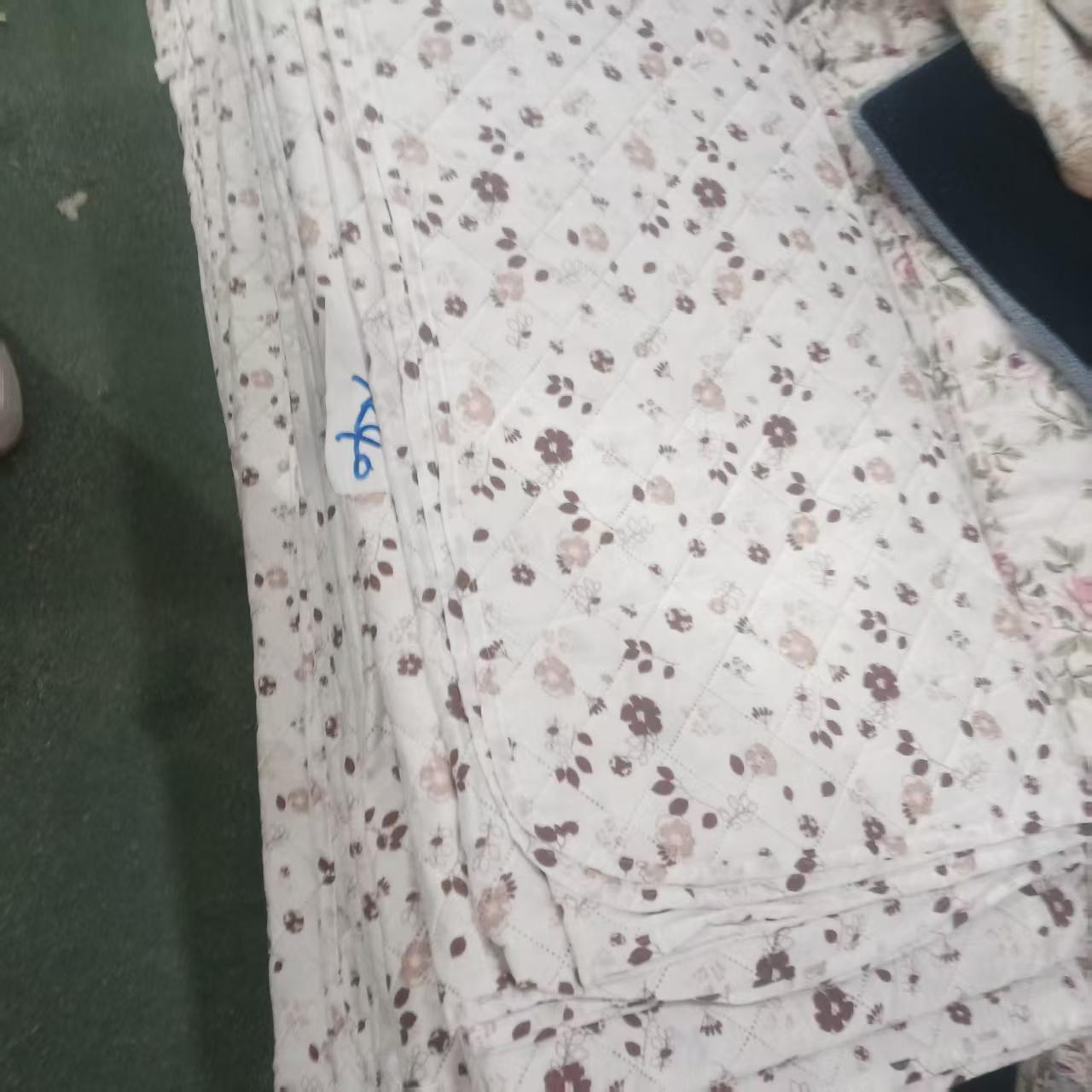 白底小清新床垫 超软220*240