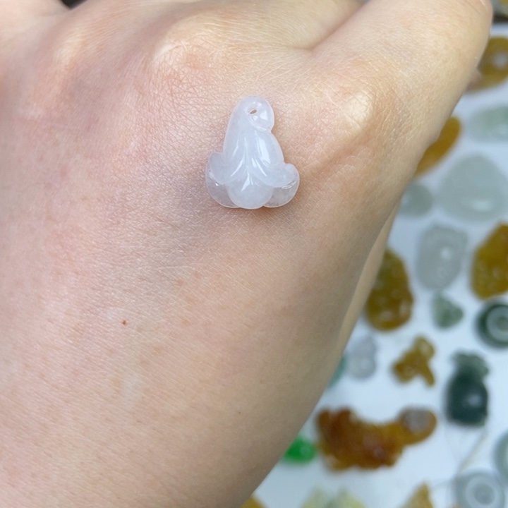 定制翡翠未镶嵌玉兰花