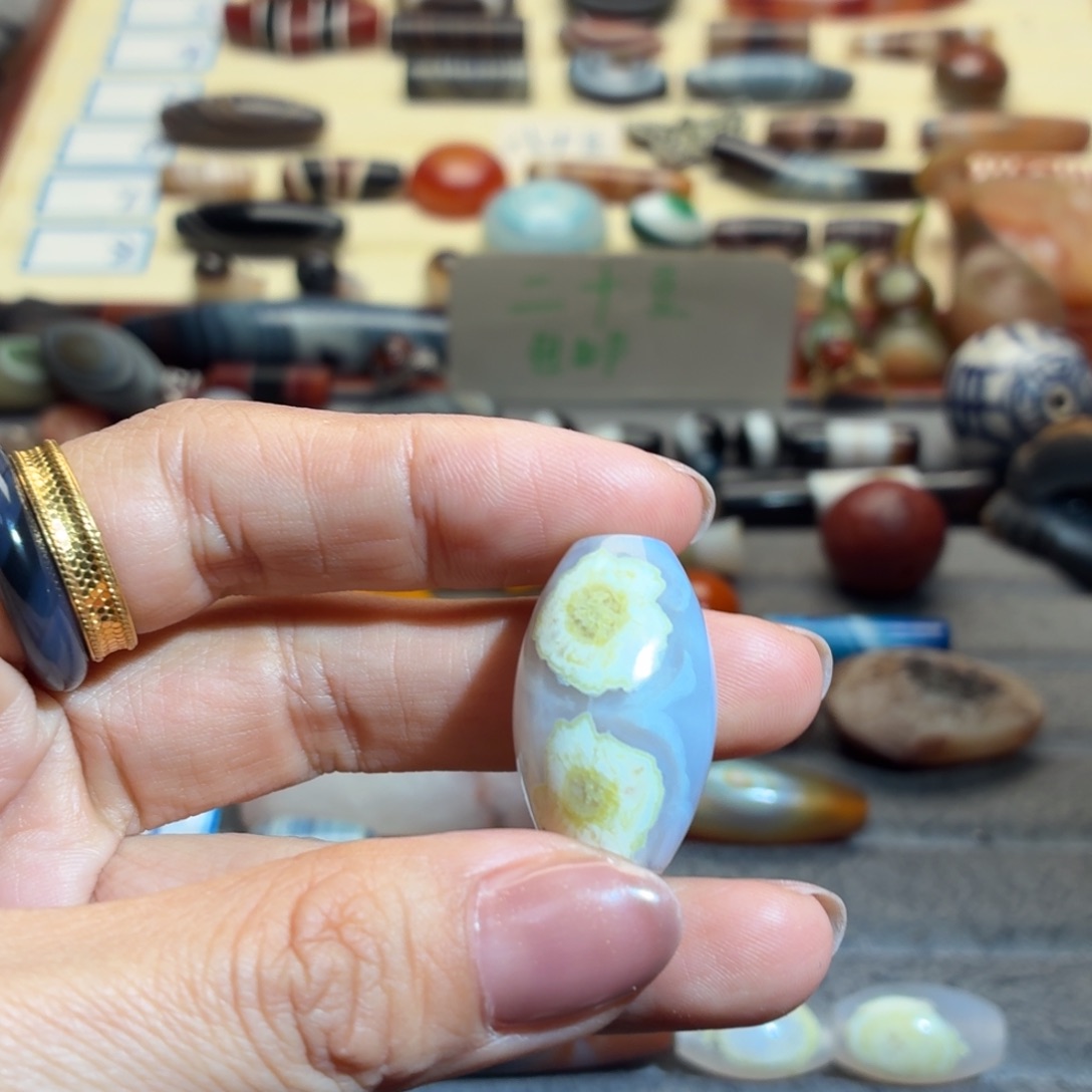 小***。玛瑙/玉髓合金颈饰