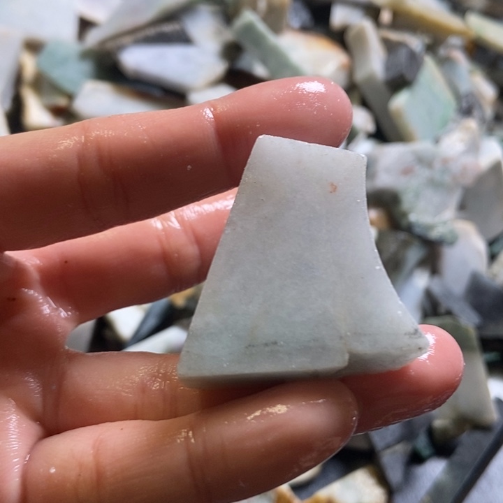 翡翠颈饰未镶嵌天然翡翠