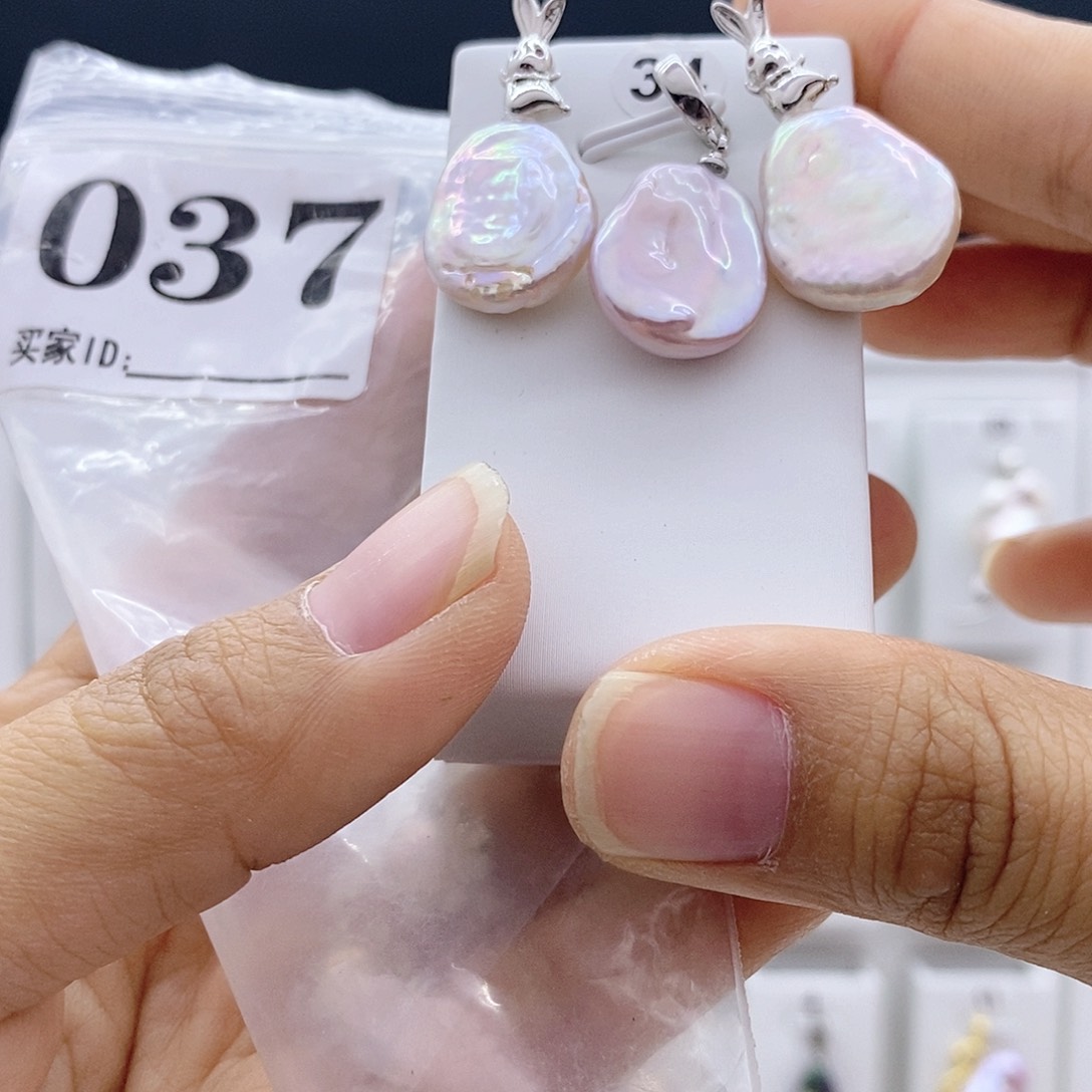 钛钢颈饰淡水珍珠