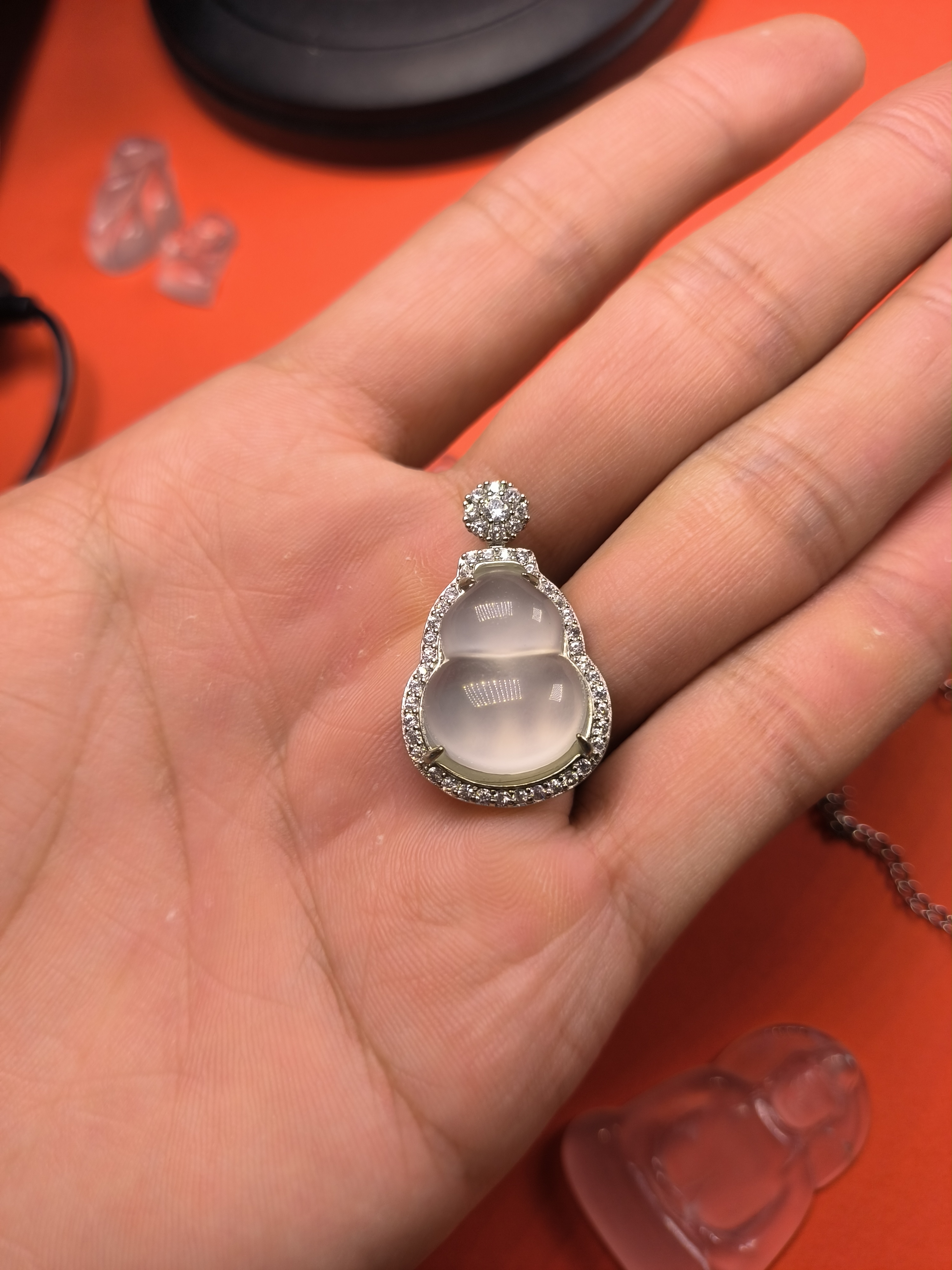 俄料石英质玉大葫芦镶嵌