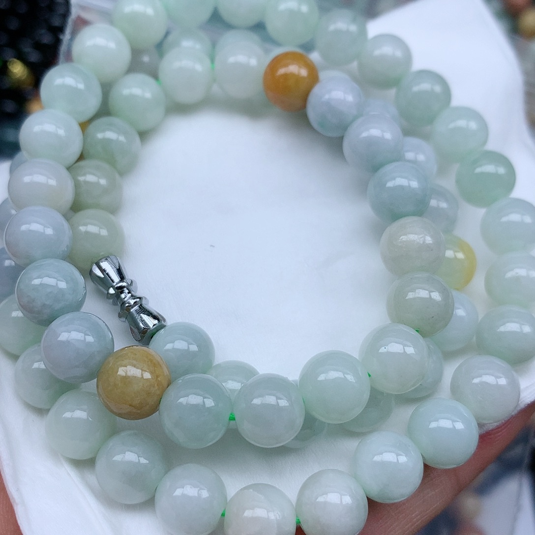 翡翠颈饰未镶嵌珠子