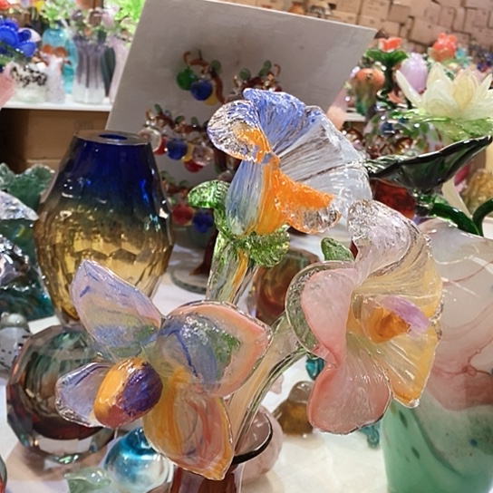 琉璃花瓶高40厘米宽8厘米