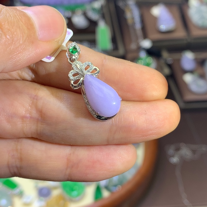 翡翠颈饰银S925镶嵌翡翠吊坠