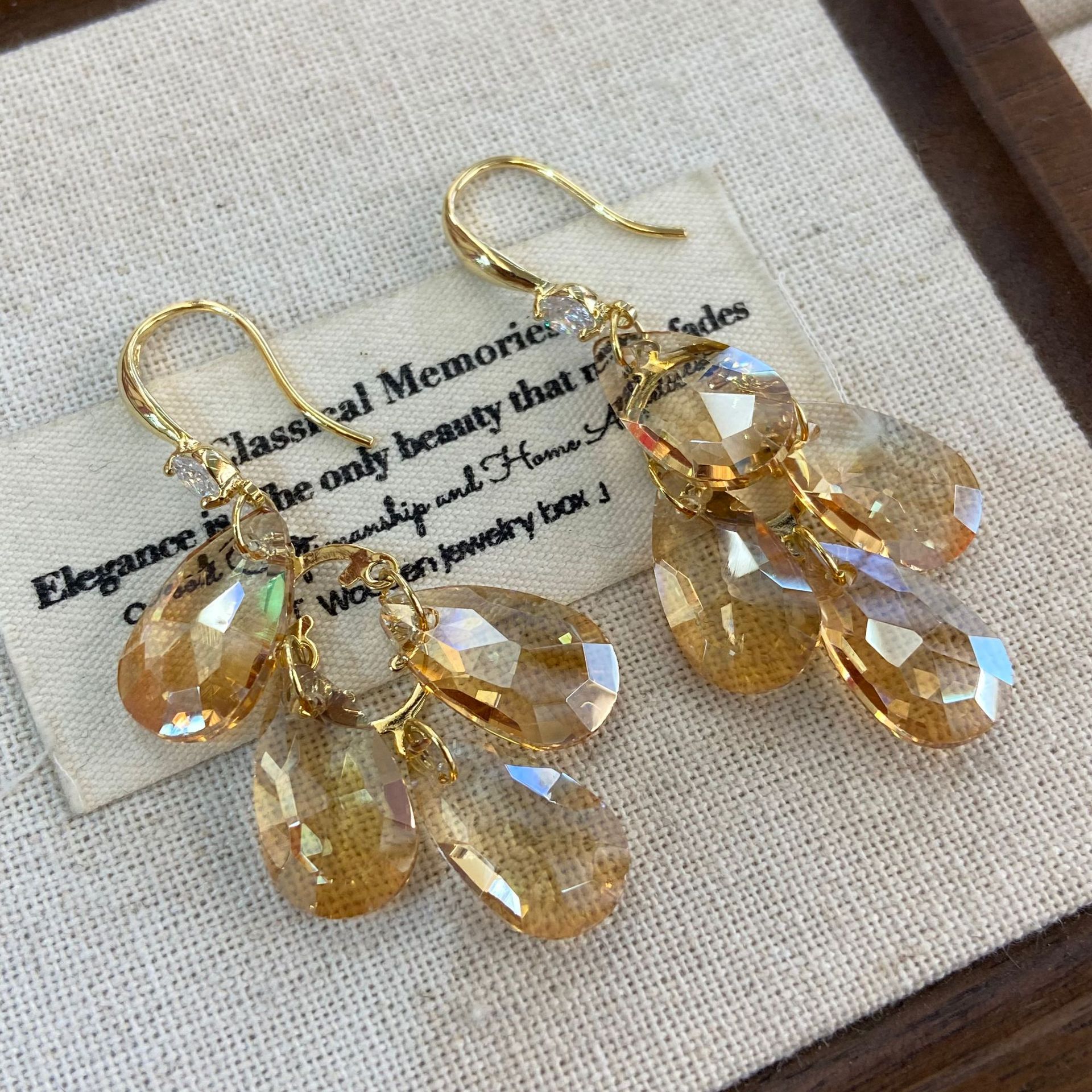 铜合金耳饰 鼎溢2025新款日韩气质几何通透款高级感轻奢耳环wr