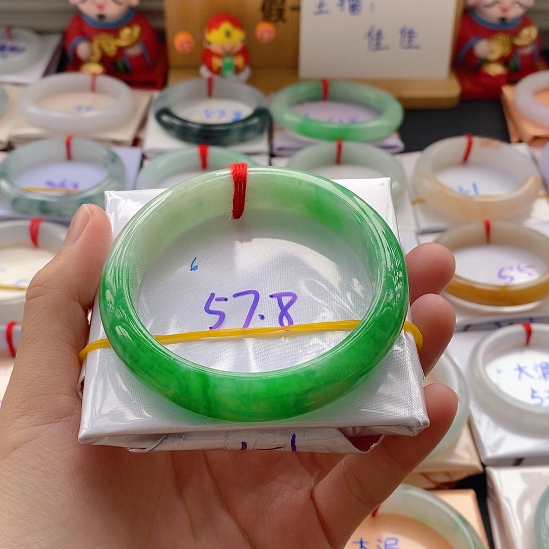 翡翠手镯未镶嵌手镯12