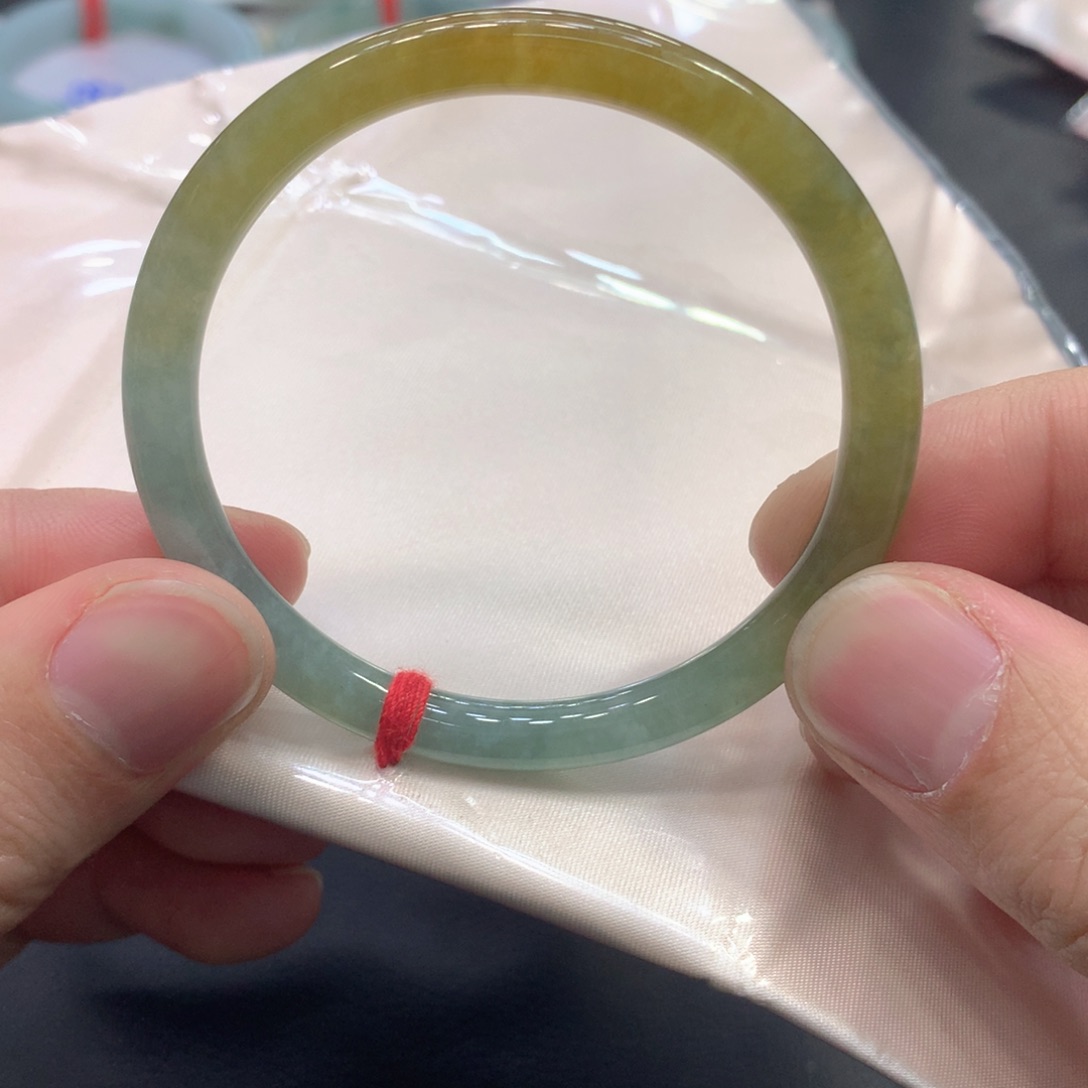 翡翠手镯（开口镯）未镶嵌