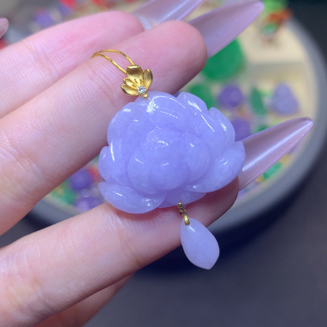 翡翠18K金镶嵌颈饰