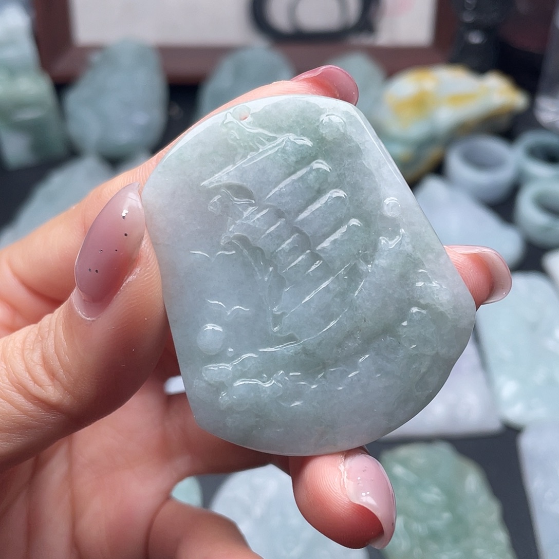 翡翠未镶嵌颈饰翡翠