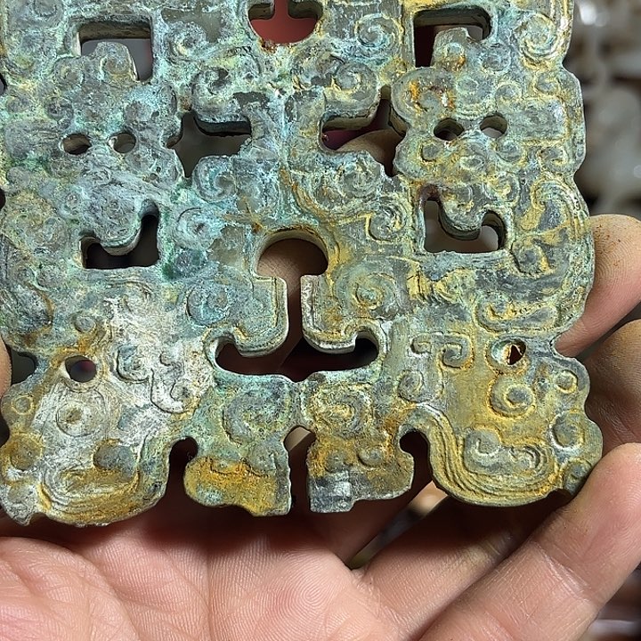 虎***下和田玉未镶嵌挂件