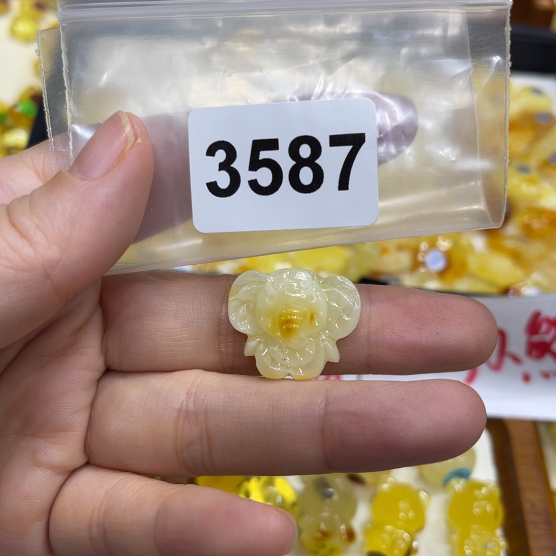 琥珀珠宝奇石未镶嵌