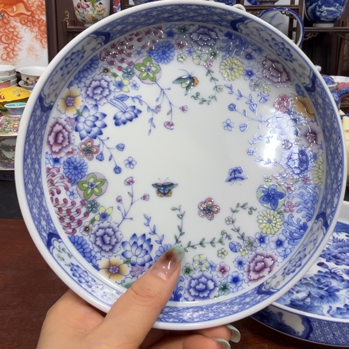 陶景德镇瓷器博物陈列中心主任