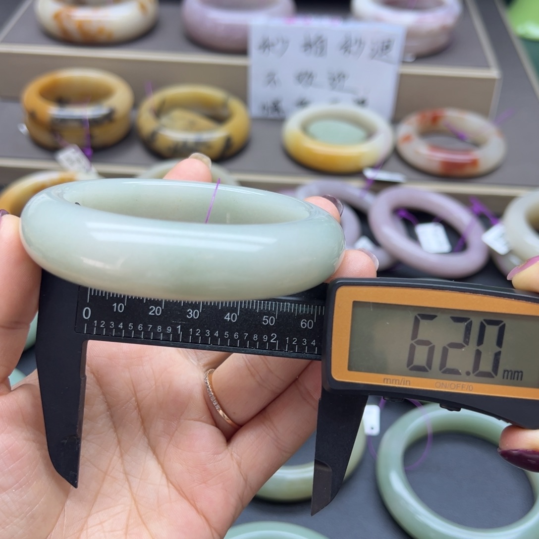 石英质玉（佘太翠）未镶嵌手镯手链吊坠