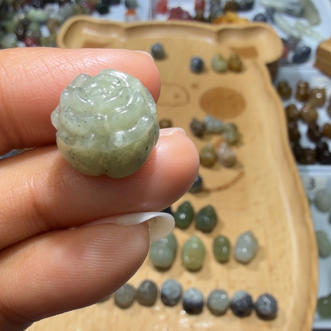 和田玉未镶嵌珠宝奇石