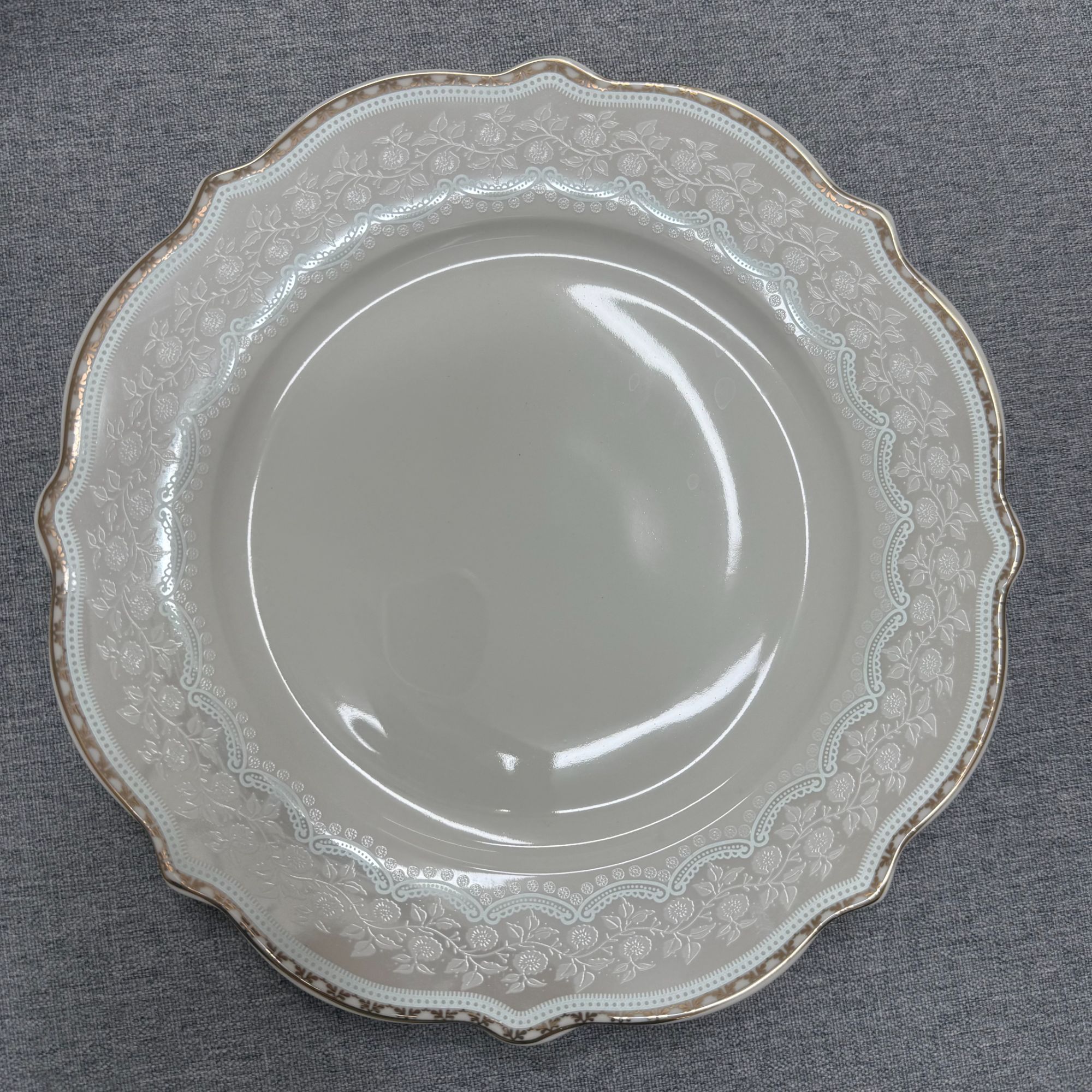 轻奢陶瓷餐具西餐餐盘异形平盘金边浮雕汤盘