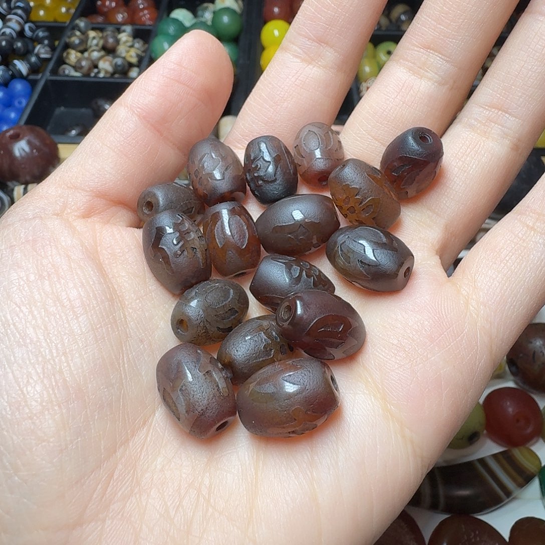 走***处玛瑙/玉髓未镶嵌满30包邮