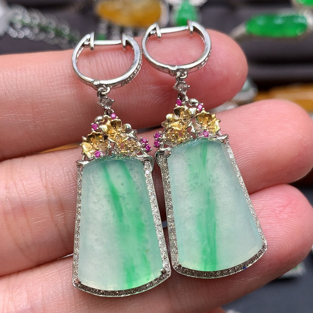 翡翠18K金镶嵌耳饰