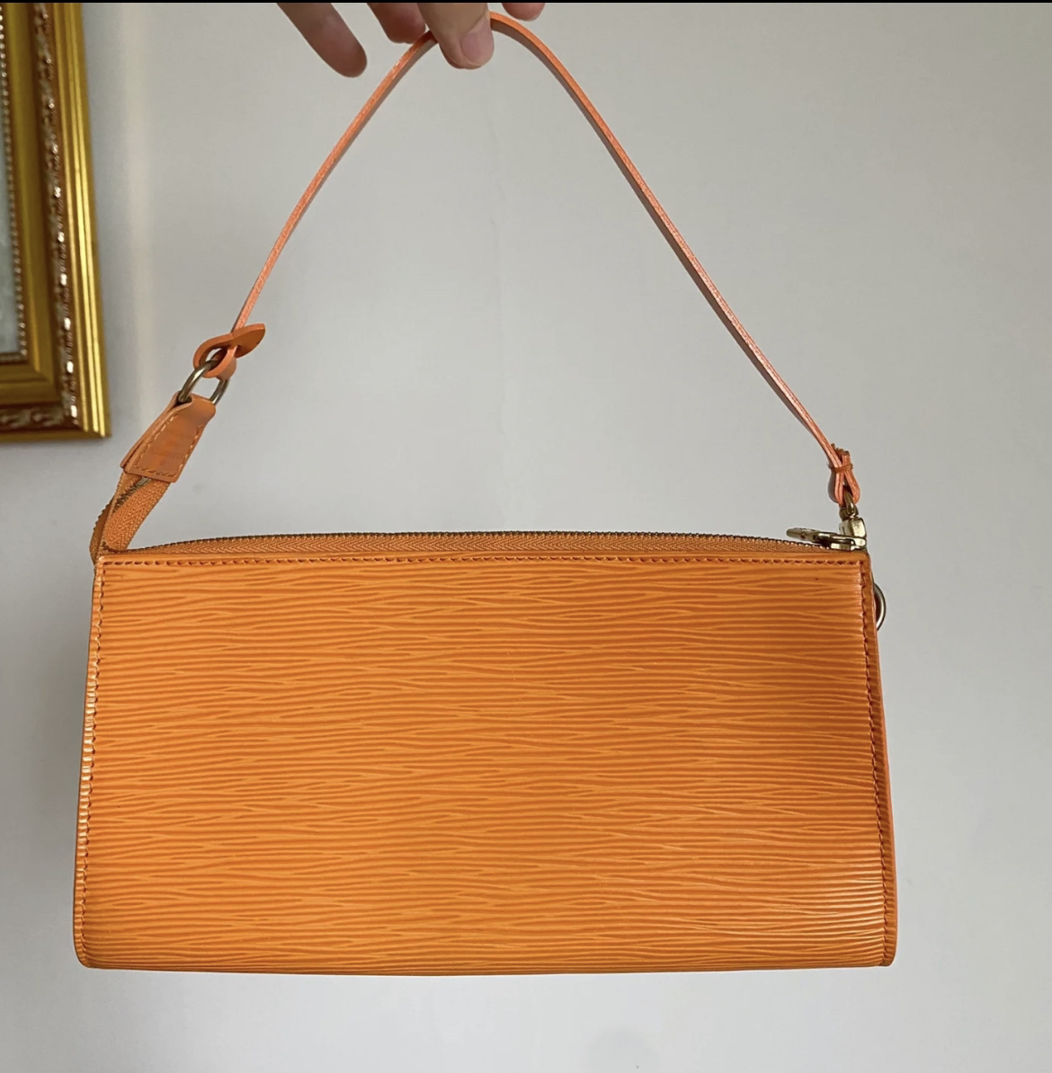 95新 LouisVuitton/路易威登 路易威登橘色水波纹单肩包