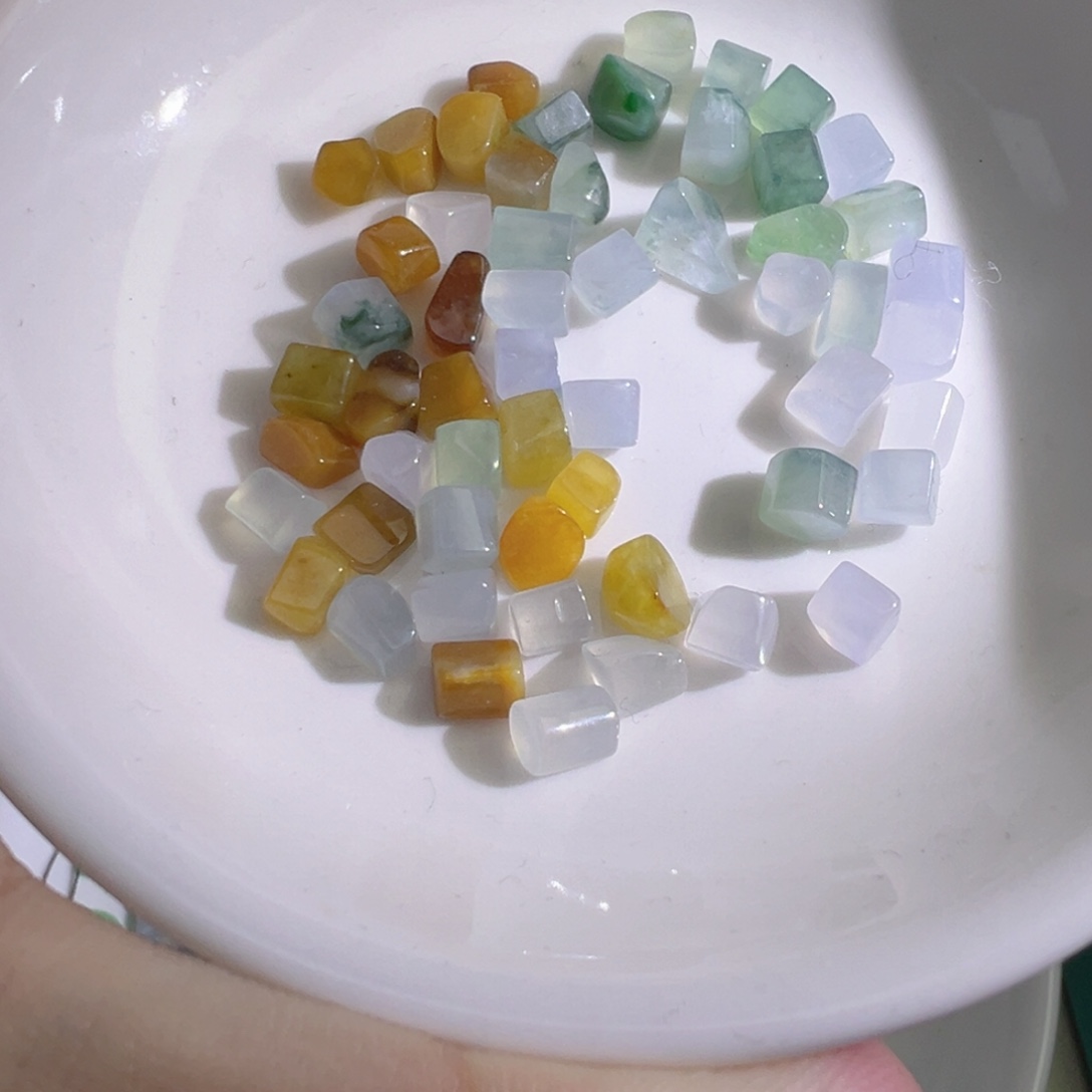 翡翠散珠随行切面 一颗