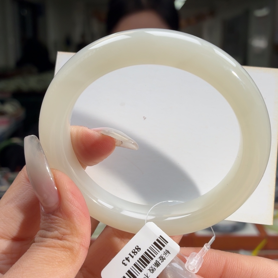 和田玉手镯未镶嵌56 57