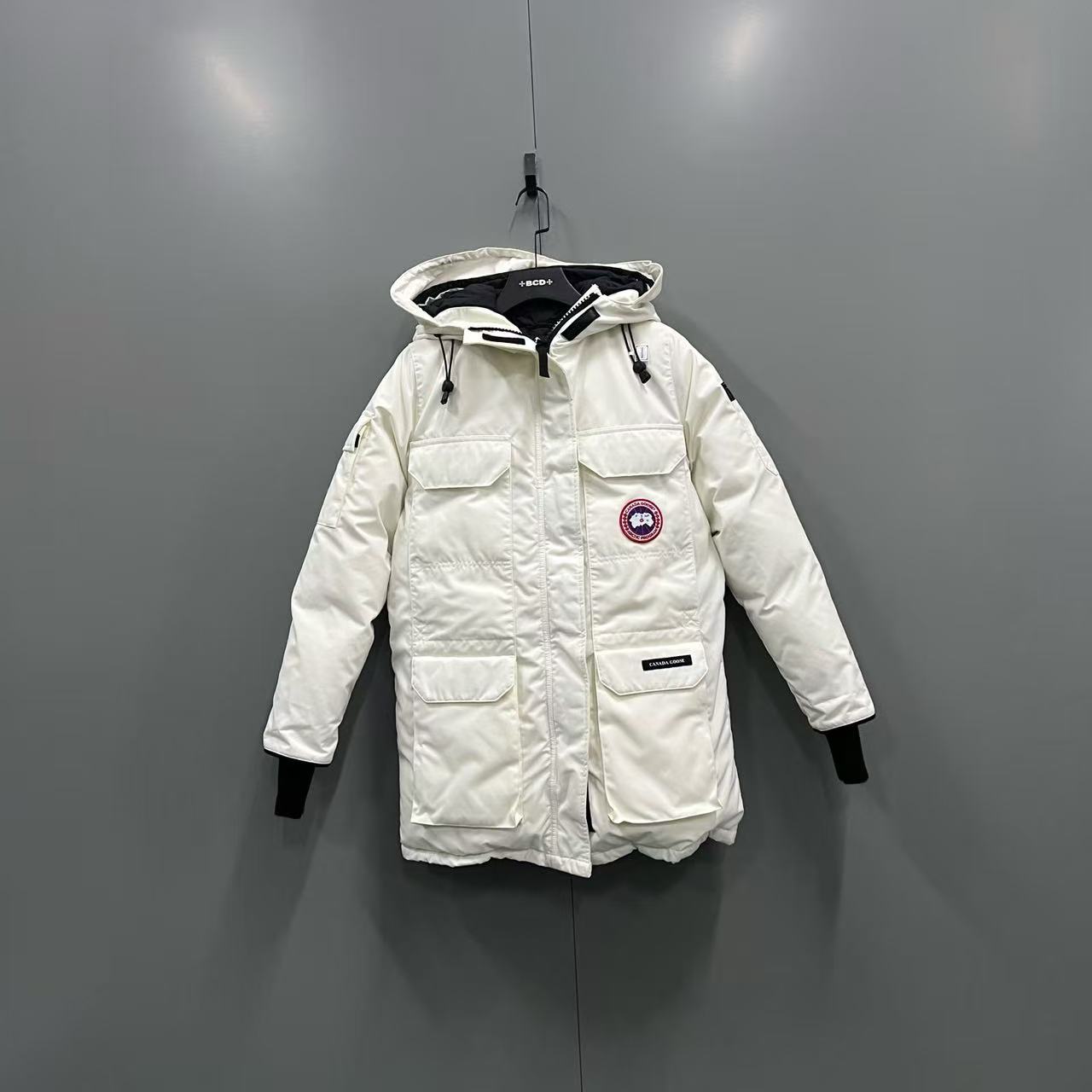 99新 CANADA GOOSE 白色徽标派克羽绒服 SM码//17000/C609264