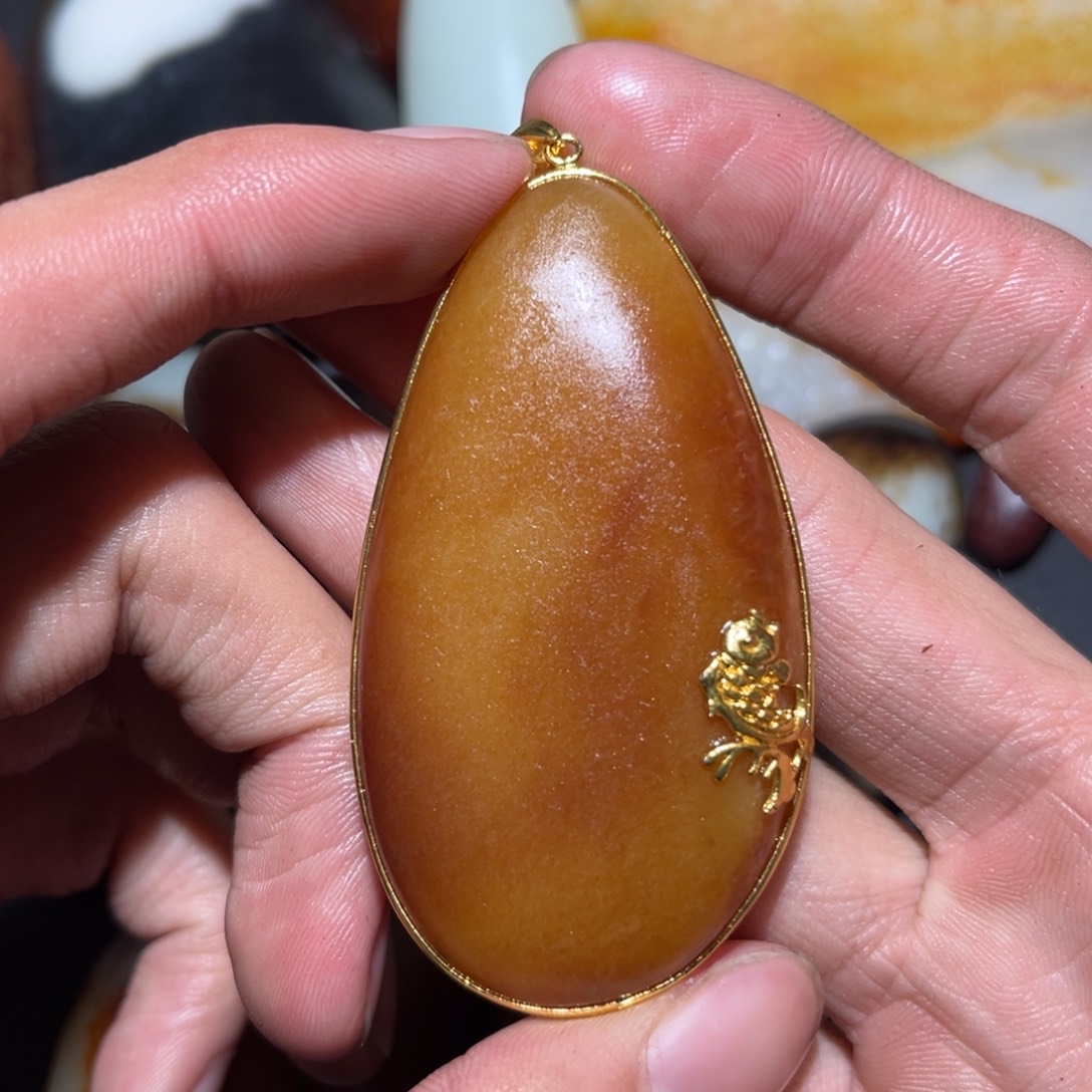 和田玉未镶嵌珠宝奇石