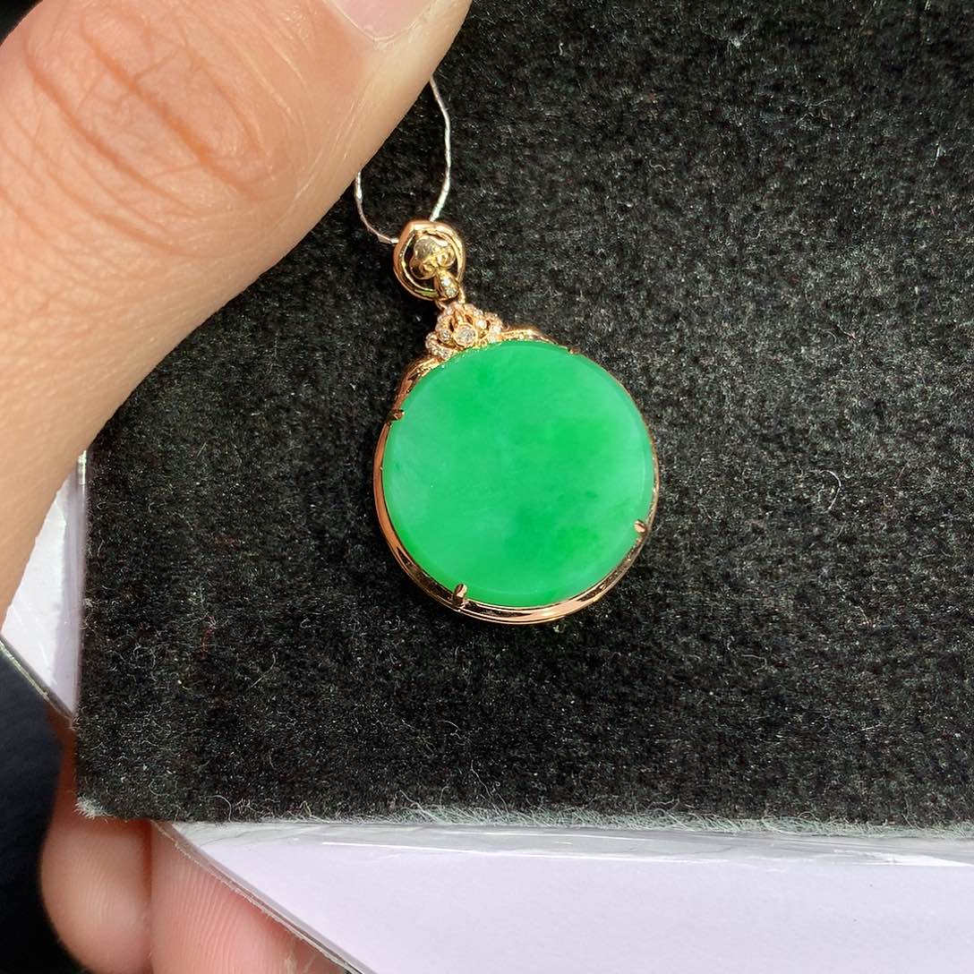 翡翠吊坠(赠链)18K金镶嵌