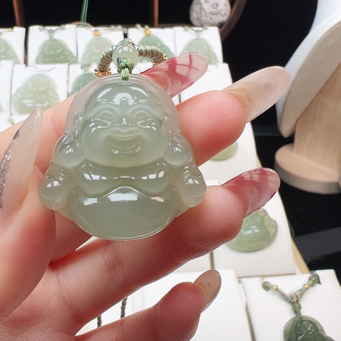 小***幽和田玉未镶嵌颈饰