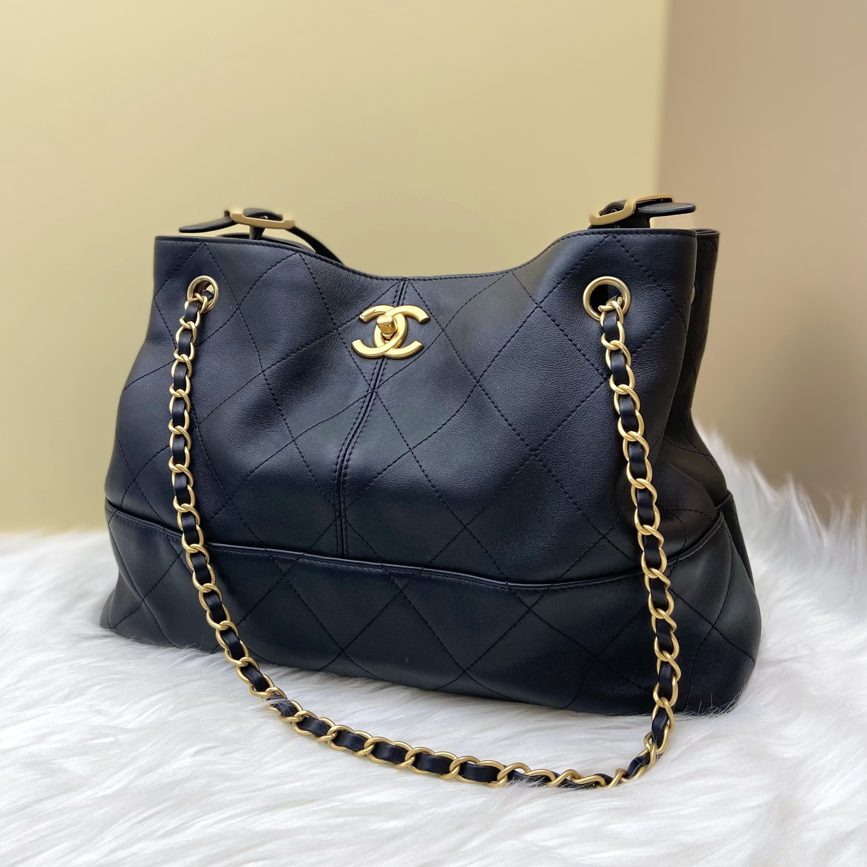 未使用 Chanel/香奈儿 闲置新 25A黑金hobo包