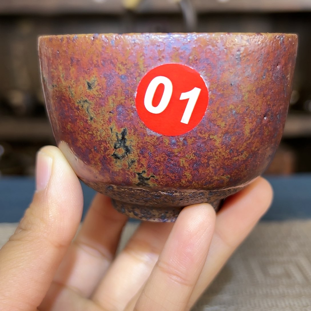 纯手工制作的紫金色主人杯