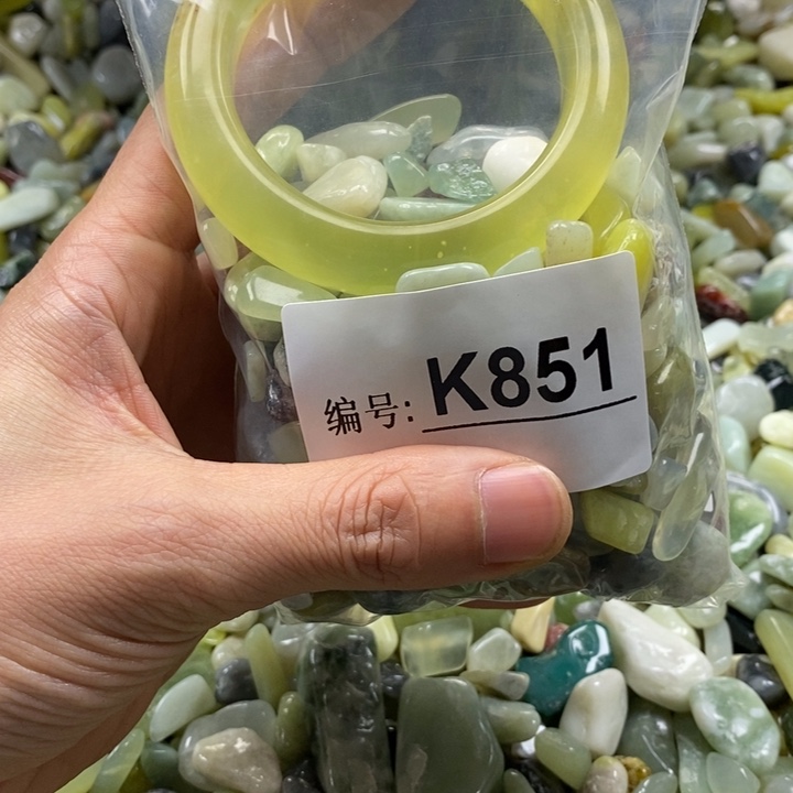 蛇纹石玉鱼缸石未镶嵌