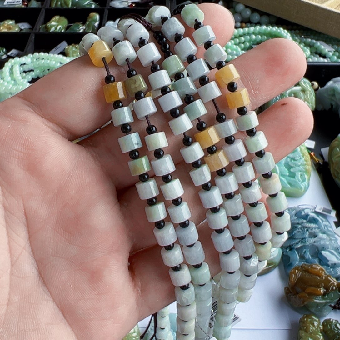 翡翠未镶嵌颈饰挂件