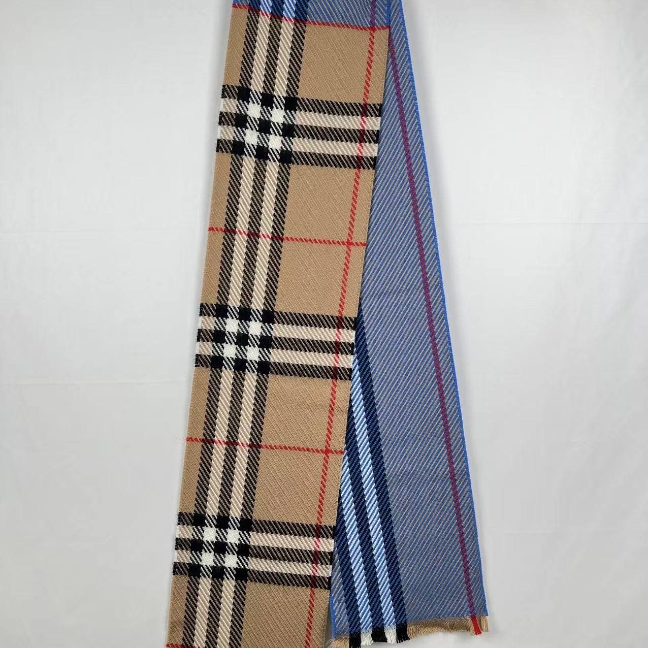 99新 BURBERRY/博柏利 海囤J/巴宝莉围巾//nz136595