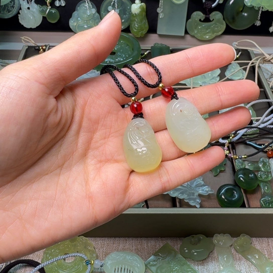 蛇纹石玉项链未镶嵌两个